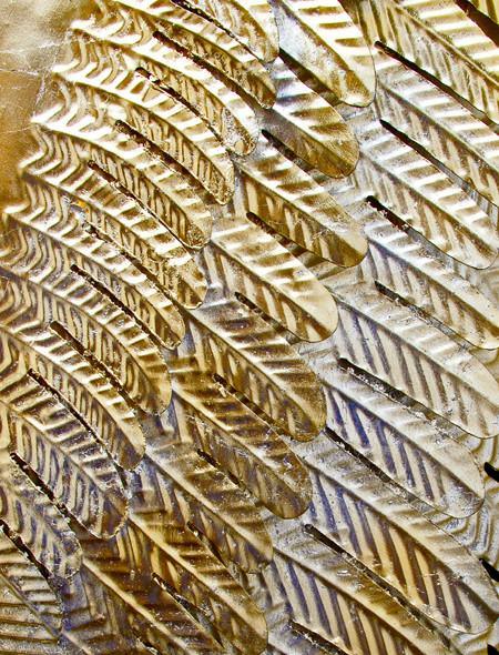 Lavoo ArchAngel Hookah with Handblown Glass and Rustic Wing Stand