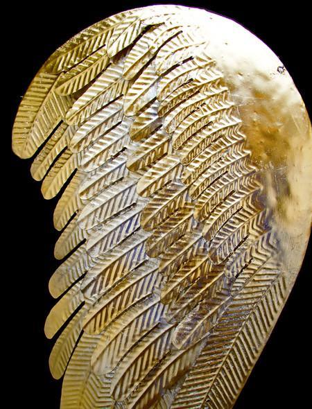 Lavoo ArchAngel Hookah with Handblown Glass and Rustic Wing Stand